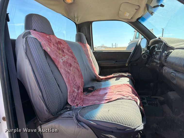 image for item EW2199 2001 Dodge Ram 1500 pickup truck
