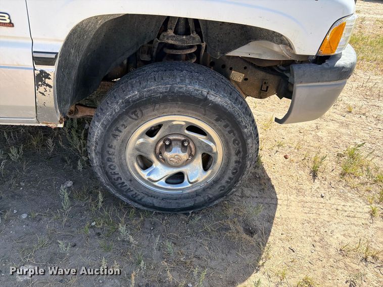 image for item EW2199 2001 Dodge Ram 1500 pickup truck