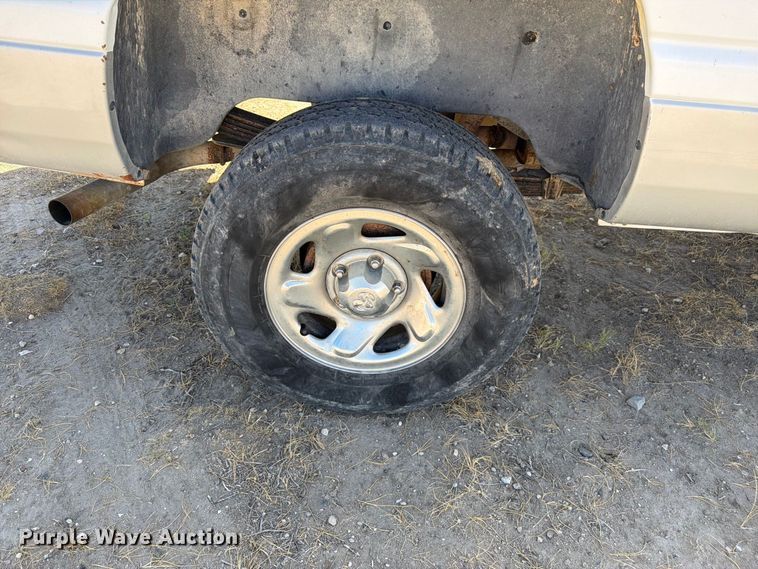 image for item EW2199 2001 Dodge Ram 1500 pickup truck