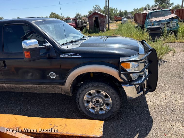 image for item EW4264 2012 Ford F250 Super Duty Crew Cab pickup truck