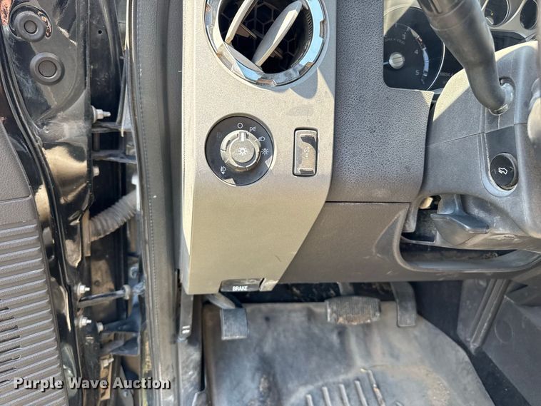 image for item EW4264 2012 Ford F250 Super Duty Crew Cab pickup truck