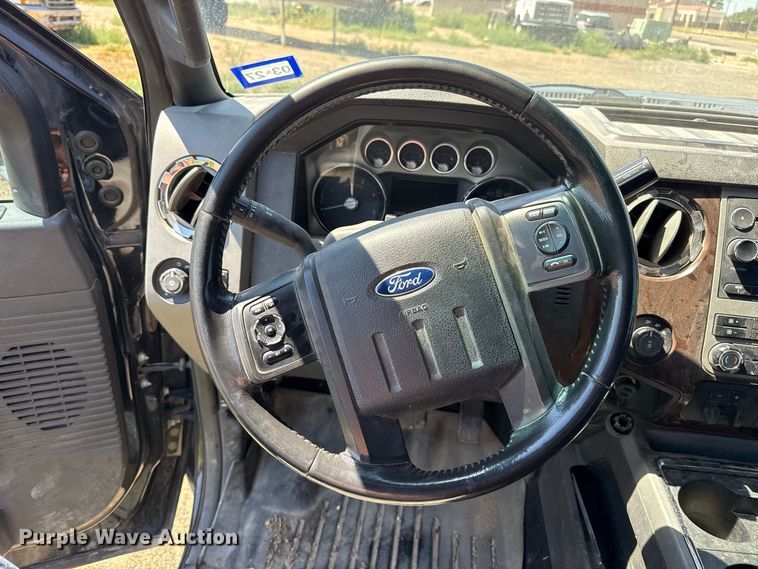image for item EW4264 2012 Ford F250 Super Duty Crew Cab pickup truck