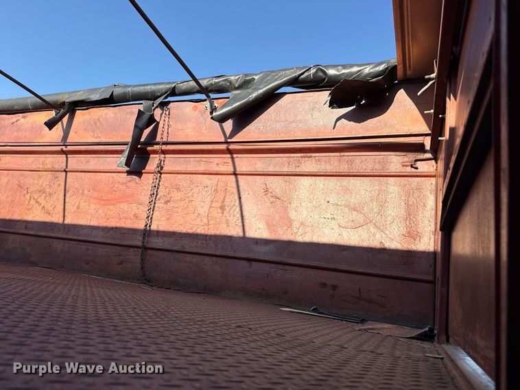 image for item EW4318 1975 Ford 750 grain truck