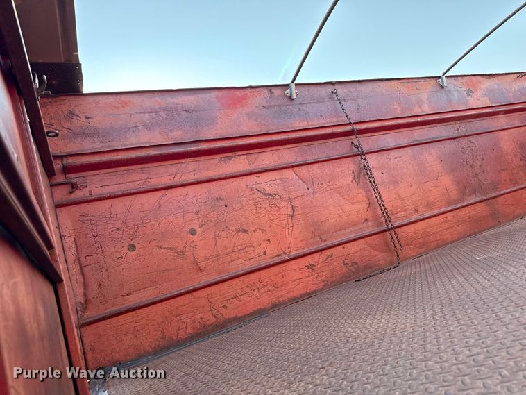 image for item EW4318 1975 Ford 750 grain truck