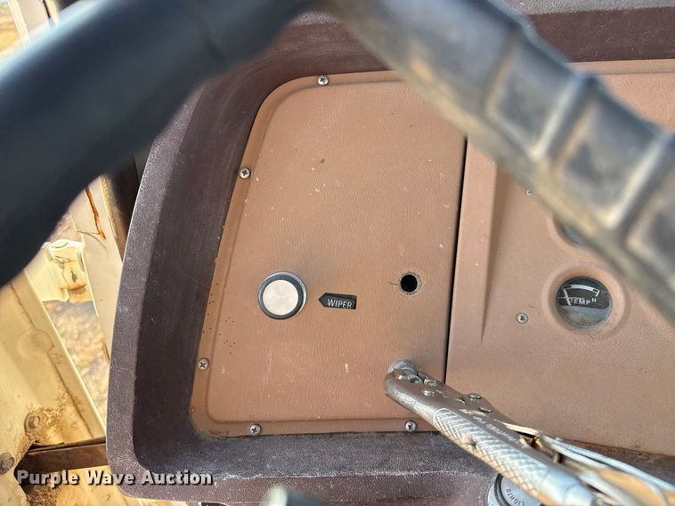 image for item EW4318 1975 Ford 750 grain truck