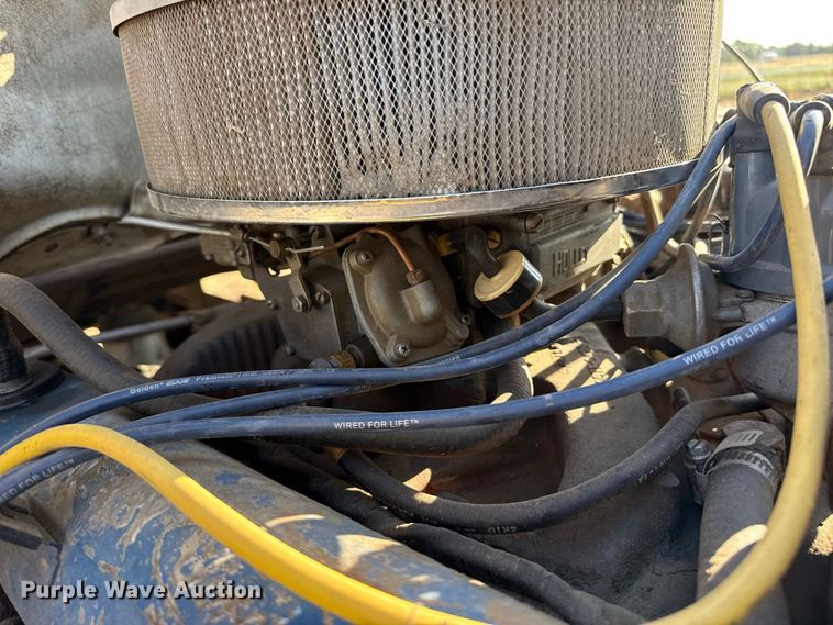 image for item EW4318 1975 Ford 750 grain truck