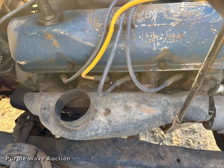 image for item EW4318 1975 Ford 750 grain truck