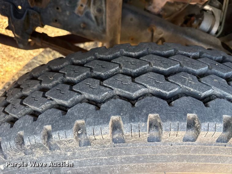 image for item EW4318 1975 Ford 750 grain truck