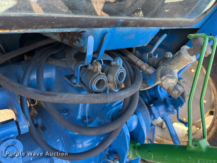 image for item EW4319 1980 Ford 6600 tractor