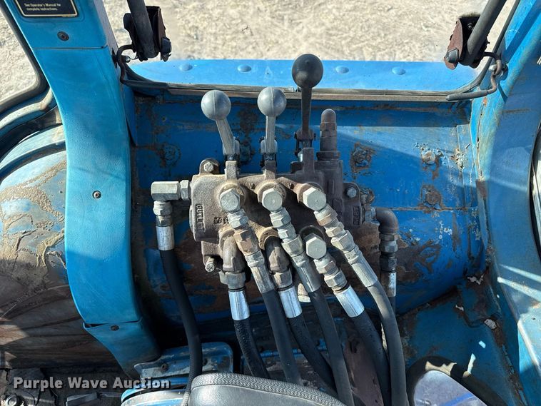 image for item EW4319 1980 Ford 6600 tractor
