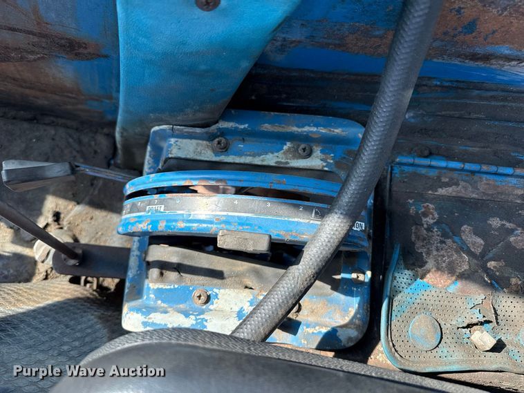image for item EW4319 1980 Ford 6600 tractor