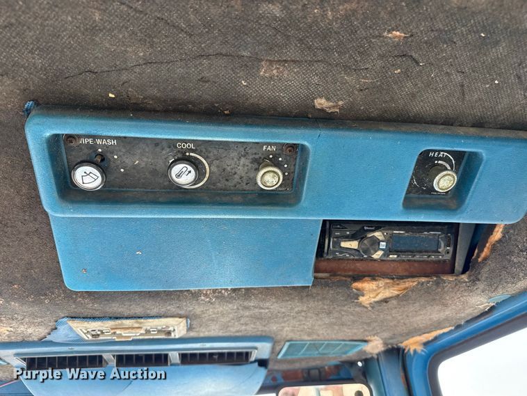 image for item EW4319 1980 Ford 6600 tractor