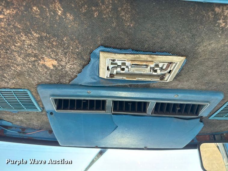 image for item EW4319 1980 Ford 6600 tractor