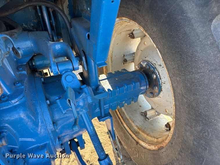 image for item EW4319 1980 Ford 6600 tractor