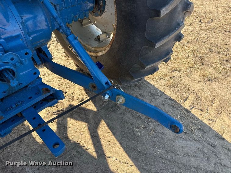 image for item EW4319 1980 Ford 6600 tractor