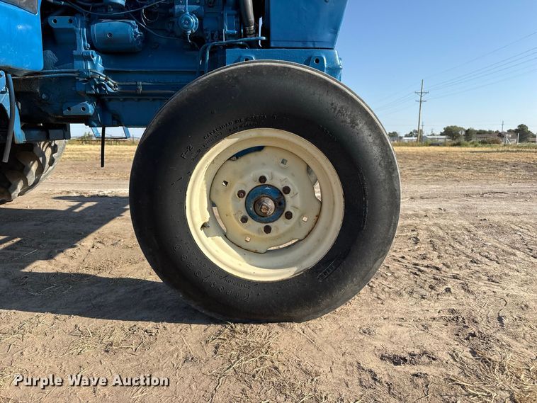 image for item EW4319 1980 Ford 6600 tractor