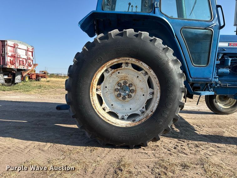 image for item EW4319 1980 Ford 6600 tractor