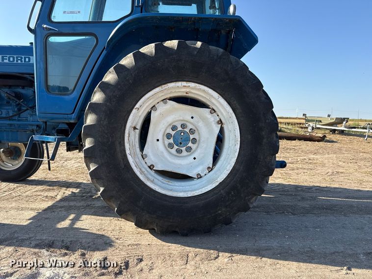 image for item EW4319 1980 Ford 6600 tractor