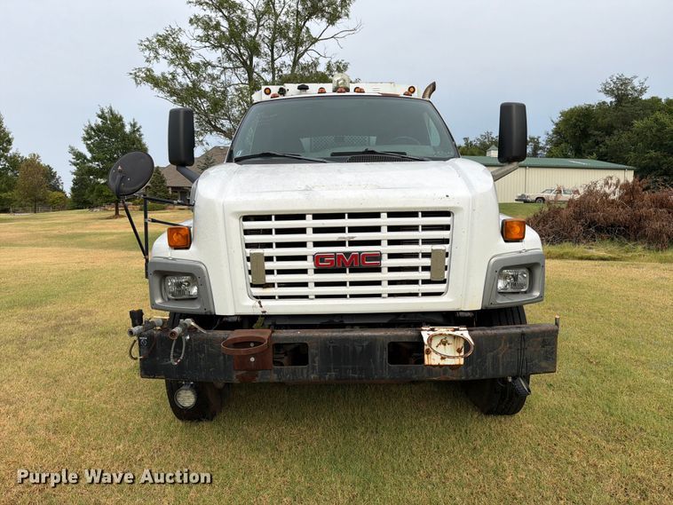 image for item EW8642 2005 GMC C7500 Crew Cab utility / service truck