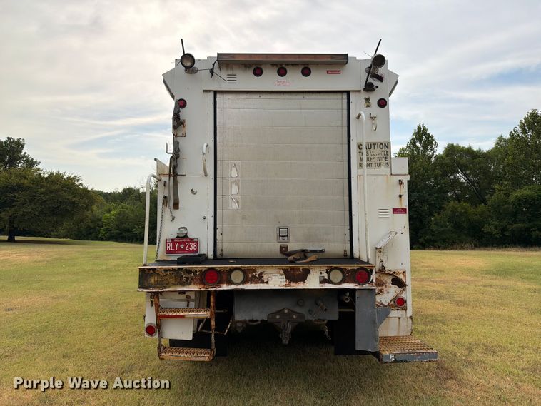 image for item EW8642 2005 GMC C7500 Crew Cab utility / service truck