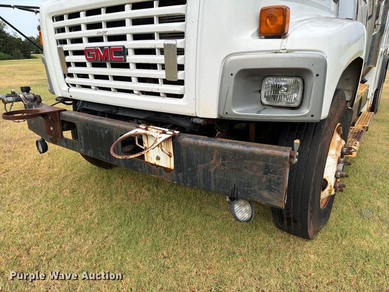 image for item EW8642 2005 GMC C7500 Crew Cab utility / service truck