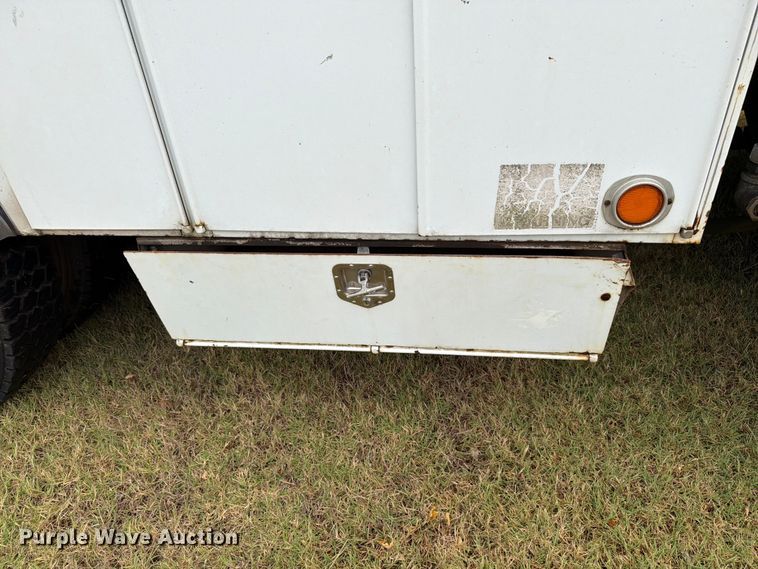 image for item EW8642 2005 GMC C7500 Crew Cab utility / service truck