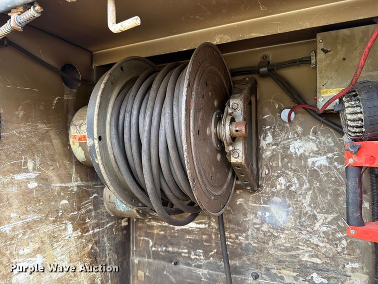 image for item EW8642 2005 GMC C7500 Crew Cab utility / service truck