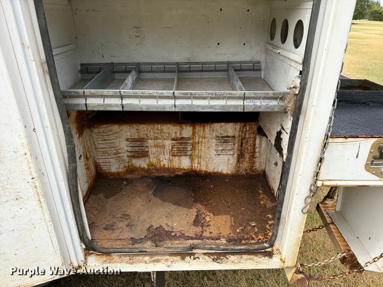image for item EW8642 2005 GMC C7500 Crew Cab utility / service truck