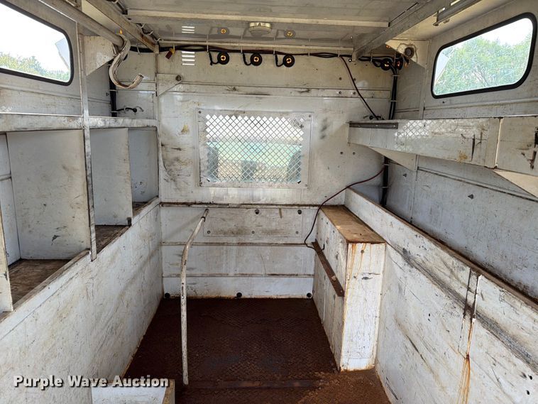 image for item EW8642 2005 GMC C7500 Crew Cab utility / service truck