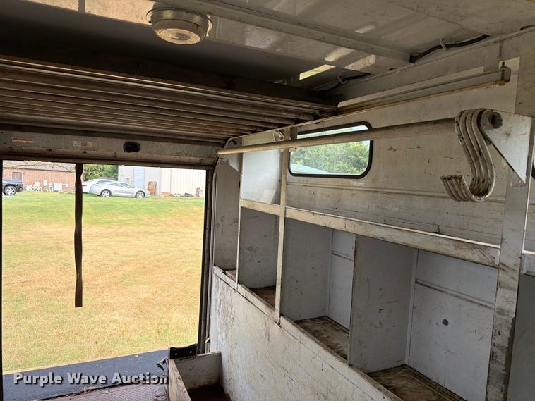 image for item EW8642 2005 GMC C7500 Crew Cab utility / service truck