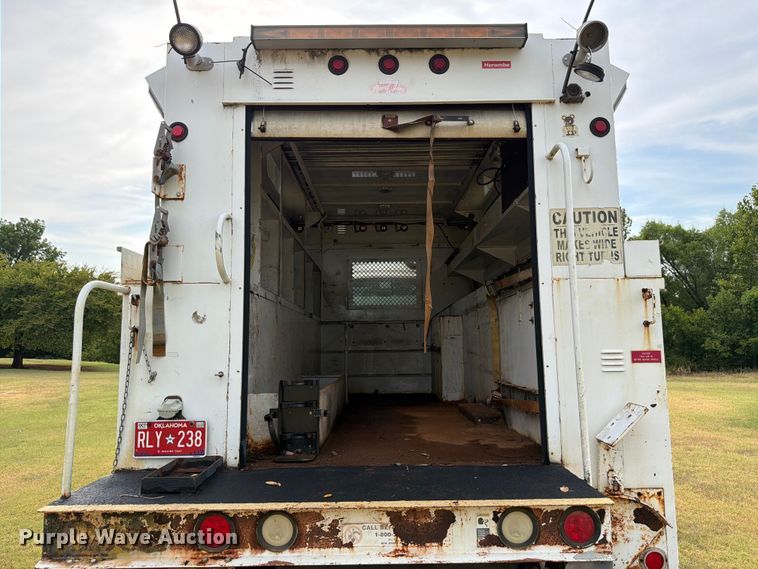 image for item EW8642 2005 GMC C7500 Crew Cab utility / service truck
