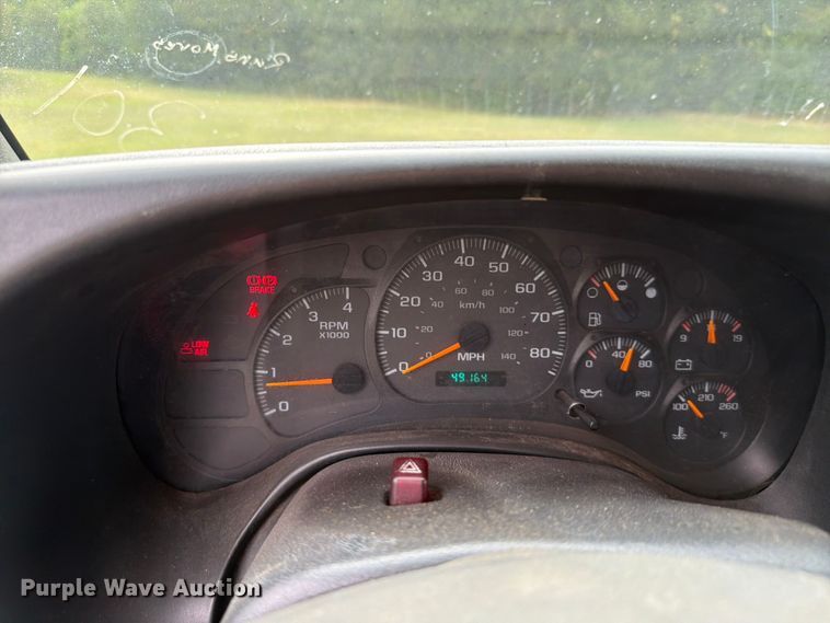 image for item EW8642 2005 GMC C7500 Crew Cab utility / service truck
