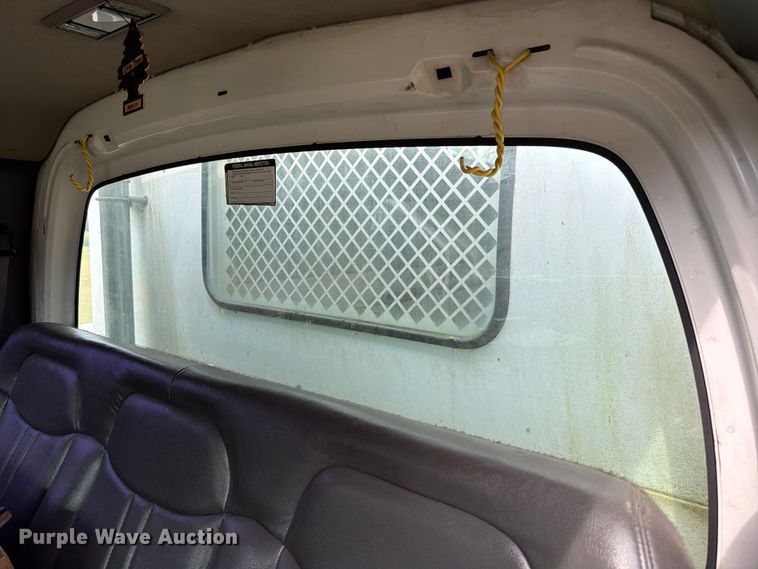 image for item EW8642 2005 GMC C7500 Crew Cab utility / service truck
