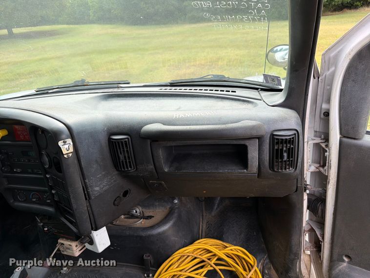 image for item EW8642 2005 GMC C7500 Crew Cab utility / service truck