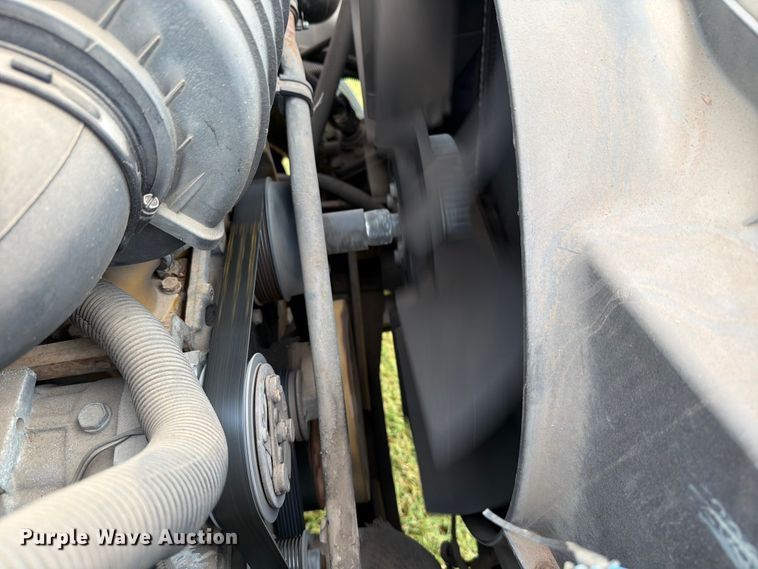 image for item EW8642 2005 GMC C7500 Crew Cab utility / service truck