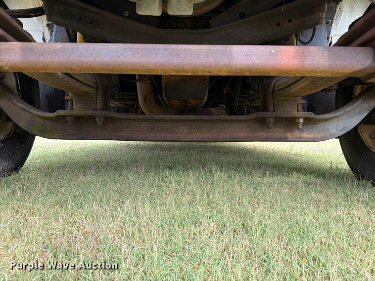 image for item EW8642 2005 GMC C7500 Crew Cab utility / service truck