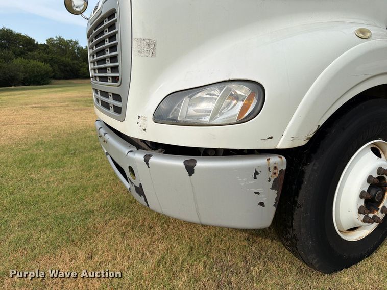 image for item EW8643 2013 Freightliner Business Class M2 utility / service truck