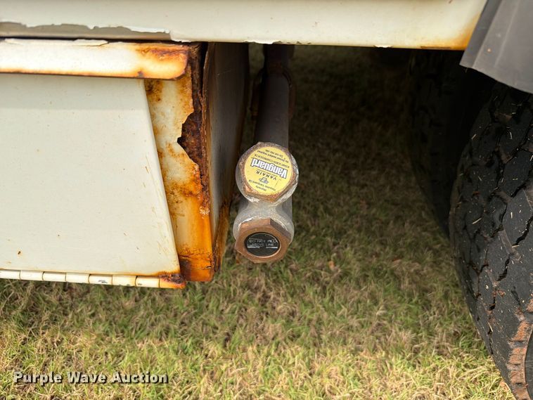 image for item EW8643 2013 Freightliner Business Class M2 utility / service truck