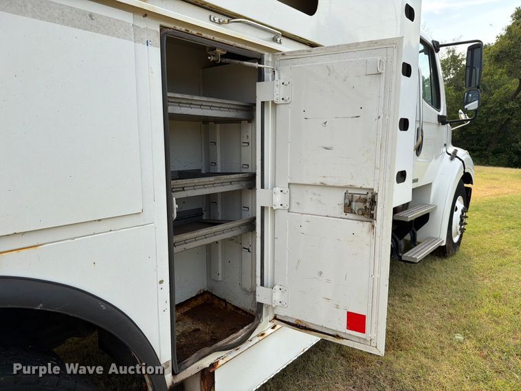 image for item EW8643 2013 Freightliner Business Class M2 utility / service truck