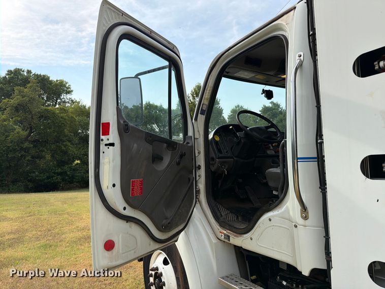 image for item EW8643 2013 Freightliner Business Class M2 utility / service truck