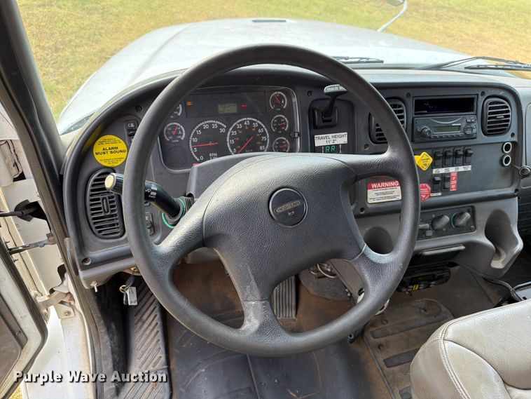 image for item EW8643 2013 Freightliner Business Class M2 utility / service truck