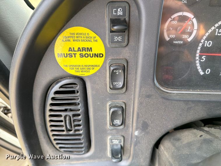image for item EW8643 2013 Freightliner Business Class M2 utility / service truck