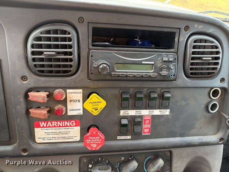 image for item EW8643 2013 Freightliner Business Class M2 utility / service truck