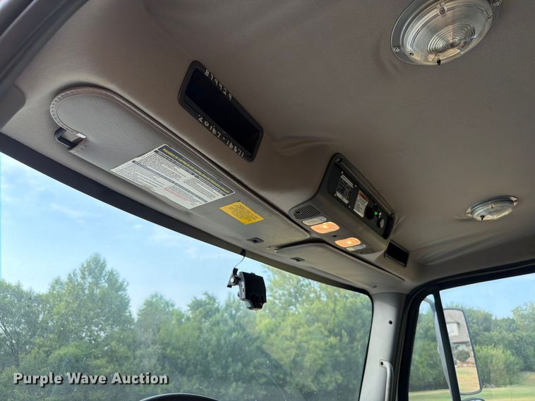 image for item EW8643 2013 Freightliner Business Class M2 utility / service truck