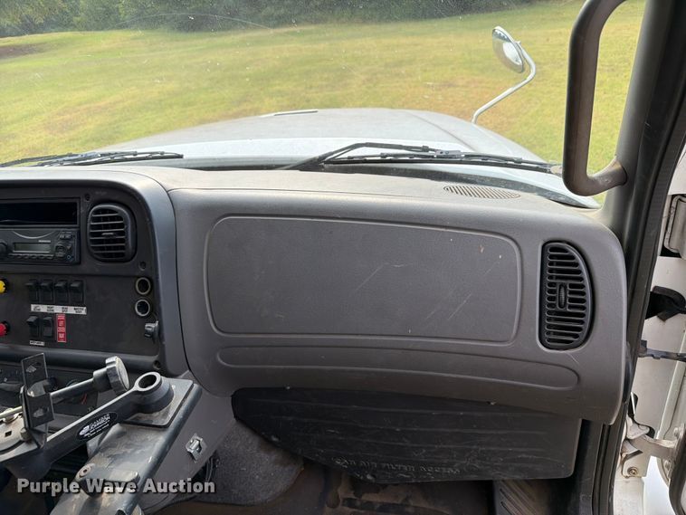 image for item EW8643 2013 Freightliner Business Class M2 utility / service truck