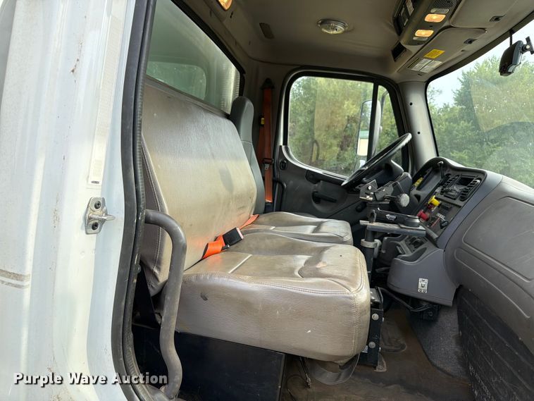 image for item EW8643 2013 Freightliner Business Class M2 utility / service truck