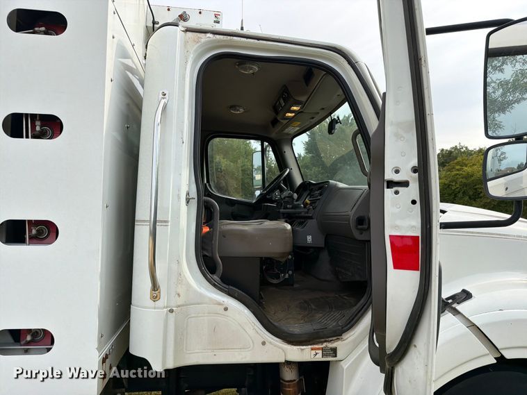 image for item EW8643 2013 Freightliner Business Class M2 utility / service truck