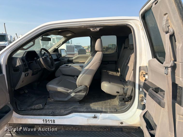 image for item EW8658 2019 Ford F150 XL Ext. Cab pickup truck