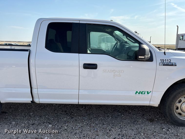 image for item EW8659 2019 Ford F-150 Ext. Cab pickup truck