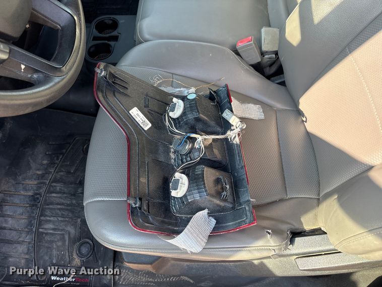 image for item EW8659 2019 Ford F-150 Ext. Cab pickup truck